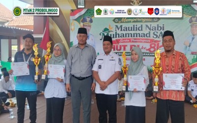 MTsN 2 Probolinggo Terima Trophy Juara LBB pada Penutupan PHBN Kecamatan Pajarakan 2026
