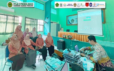 DWP Unit MTsN 2 Probolinggo Ikuti Webinar “Memahami Risiko Hukum dan Pencegahan Korupsi Keluarga ASN”