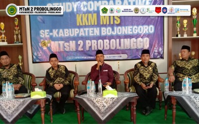 DARI KURIKULUM HINGGA DIGITALISASI, KKM MTs 5 BOJONEGORO GALI INOVASI DI MTsN 2 PROBOLINGGO